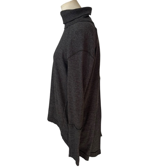 FREE PEOPLE - Split Back Turtleneck Sweater in Size  S - Picture 6 of 8